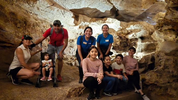 Jenny en Cueva_Compressed (1)