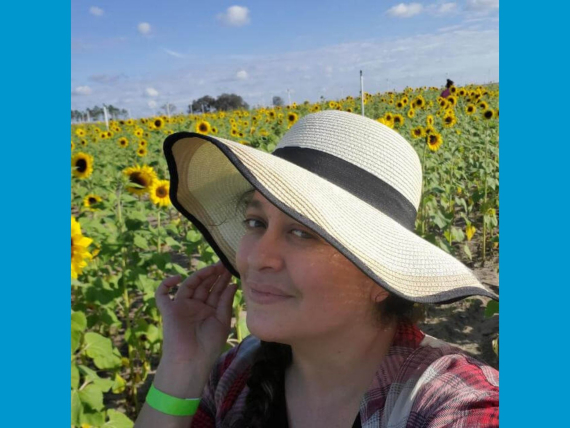 Marliz with Background_II